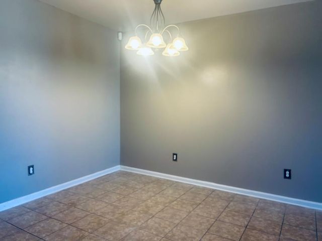 6085 Cottonwood Rd, Dothan, AL 36301