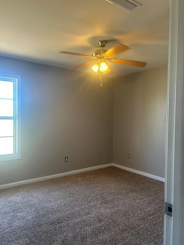 6085 Cottonwood Rd, Dothan, AL 36301