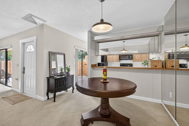 196 Charter Way, West Palm Beach, FL 33407