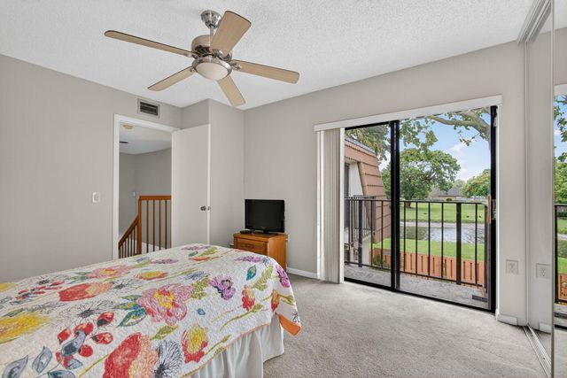196 Charter Way, West Palm Beach, FL 33407