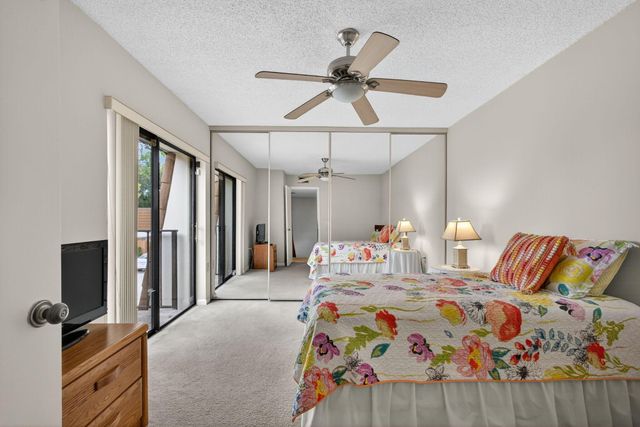 196 Charter Way, West Palm Beach, FL 33407