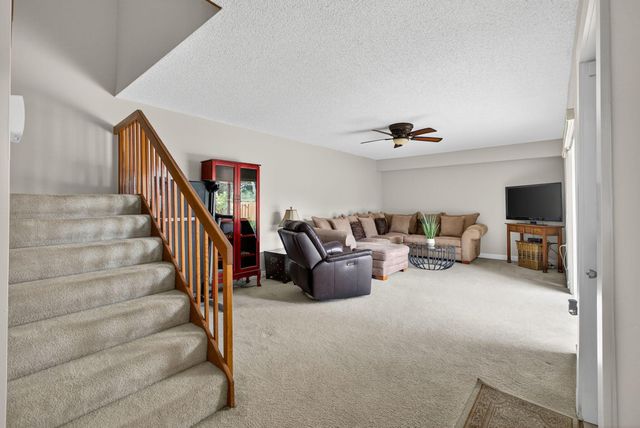 196 Charter Way, West Palm Beach, FL 33407