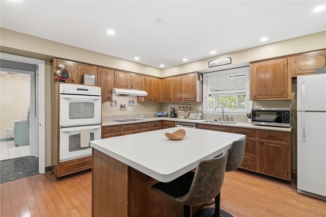 101 Fairlane Dr, Twp Of But Se, PA 16001