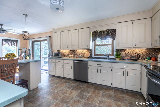 283 Whittemore Road, Middlebury, CT 06762