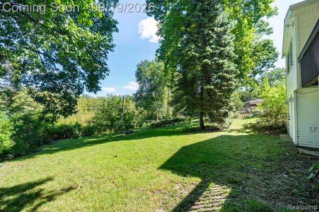 3820 Percy King Road, Waterford, MI 48329