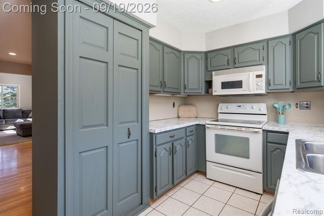 3820 Percy King Road, Waterford, MI 48329