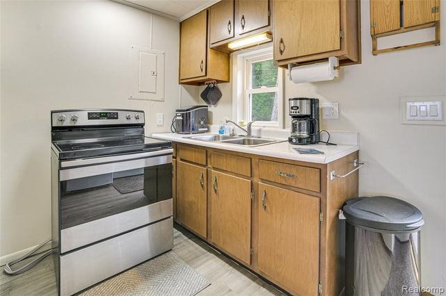 805 Rainbow Drive, East Tawas, MI 48730
