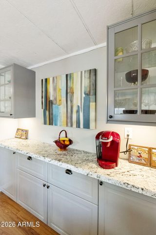 507 S PARK VIEW Circle, Mesa, AZ 85208