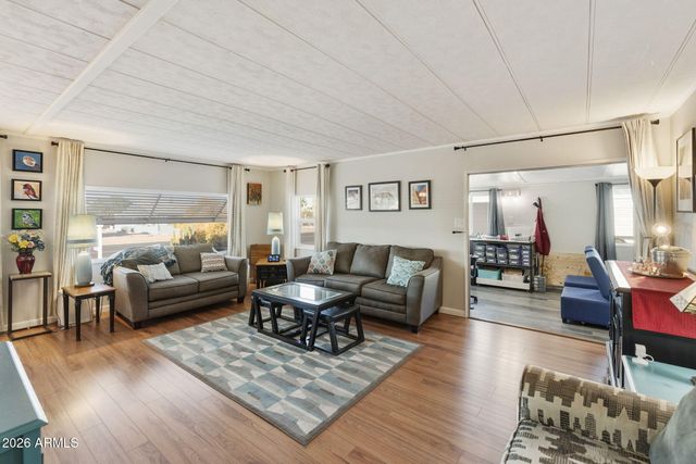 507 S PARK VIEW Circle, Mesa, AZ 85208