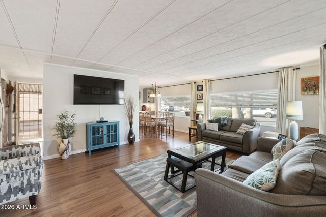 507 S PARK VIEW Circle, Mesa, AZ 85208