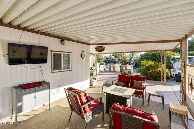 507 S PARK VIEW Circle, Mesa, AZ 85208