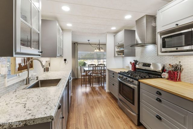 507 S PARK VIEW Circle, Mesa, AZ 85208