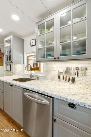 507 S PARK VIEW Circle, Mesa, AZ 85208