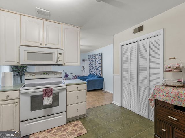 242 Lake Jodeco Road, Jonesboro, GA 30236