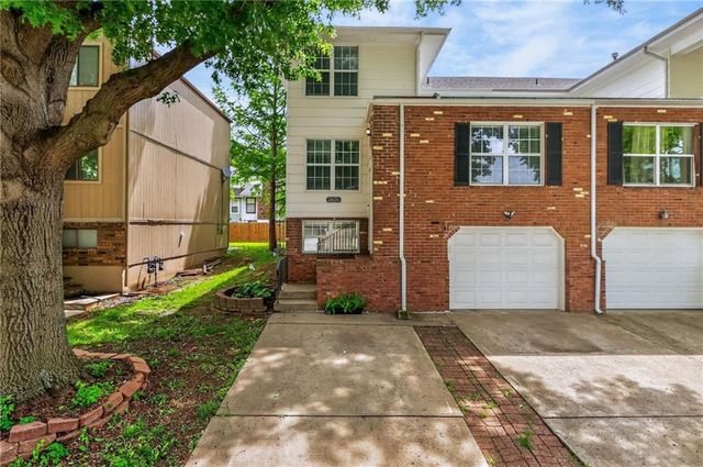 2820 NW 5th Street W, Blue Springs, MO 64014