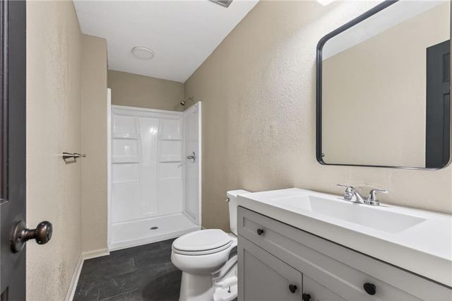 2820 NW 5th Street W, Blue Springs, MO 64014