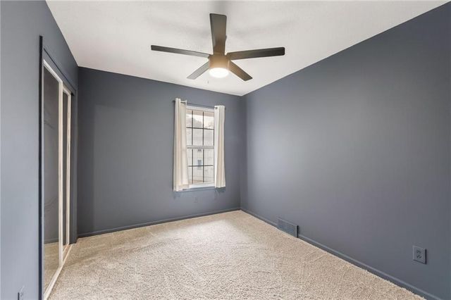 2820 NW 5th Street W, Blue Springs, MO 64014