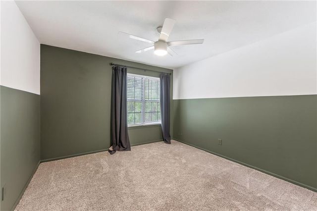 2820 NW 5th Street W, Blue Springs, MO 64014
