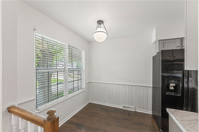 2820 NW 5th Street W, Blue Springs, MO 64014