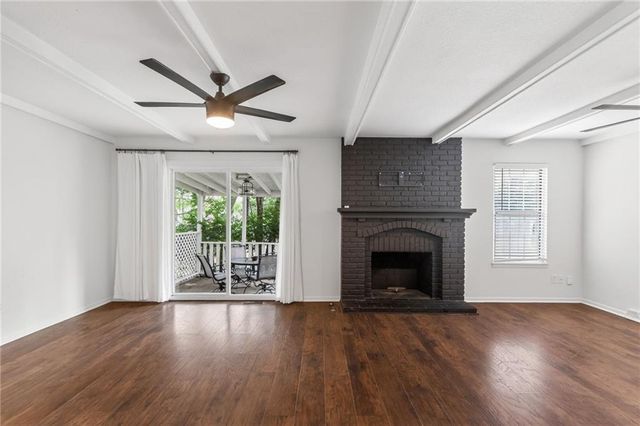 2820 NW 5th Street W, Blue Springs, MO 64014