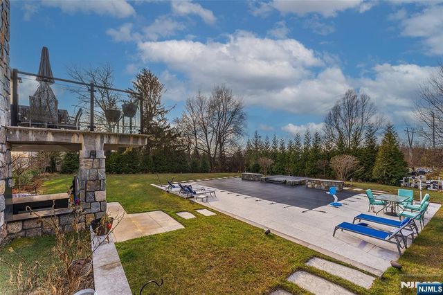 281 Beaufort Avenue, Livingston, NJ 07039