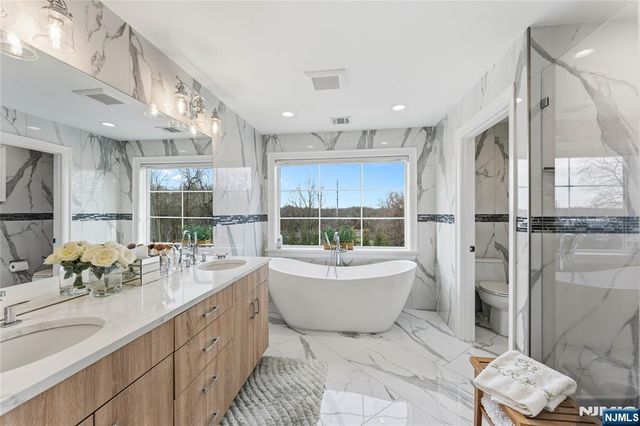 281 Beaufort Avenue, Livingston, NJ 07039