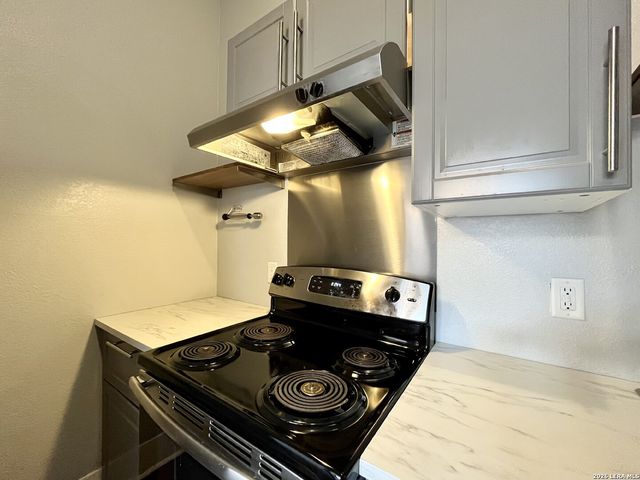 506 W Drexel Ave Apt 1, San Antonio, TX 78210