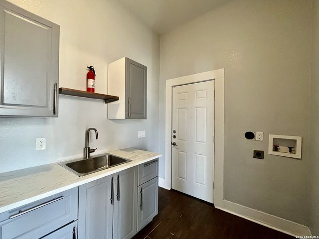 506 W Drexel Ave Apt 1, San Antonio, TX 78210
