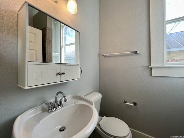 506 W Drexel Ave Apt 1, San Antonio, TX 78210
