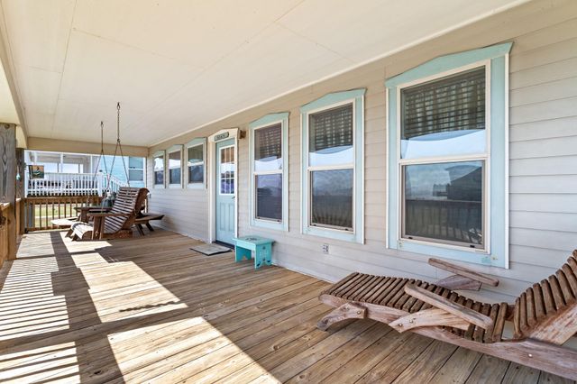 1515 Galveston Avenue, Port Bolivar, TX 77650