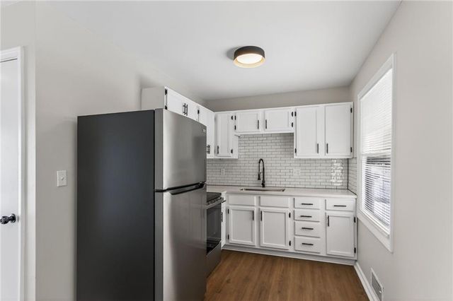 8132 Sterling Avenue, Raytown, MO 64138