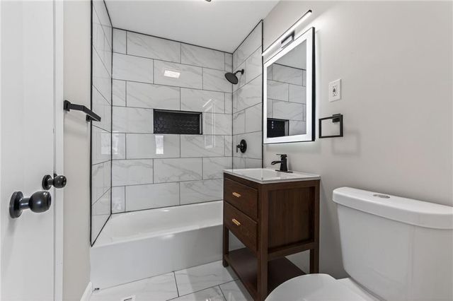 8132 Sterling Avenue, Raytown, MO 64138