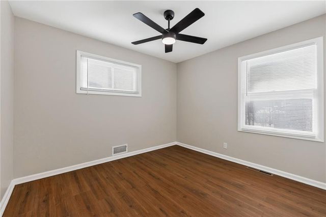 8132 Sterling Avenue, Raytown, MO 64138