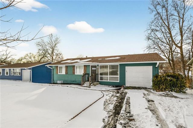 8132 Sterling Avenue, Raytown, MO 64138