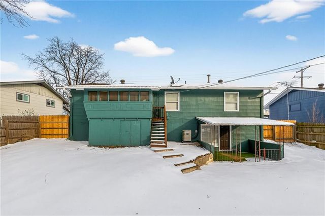 8132 Sterling Avenue, Raytown, MO 64138