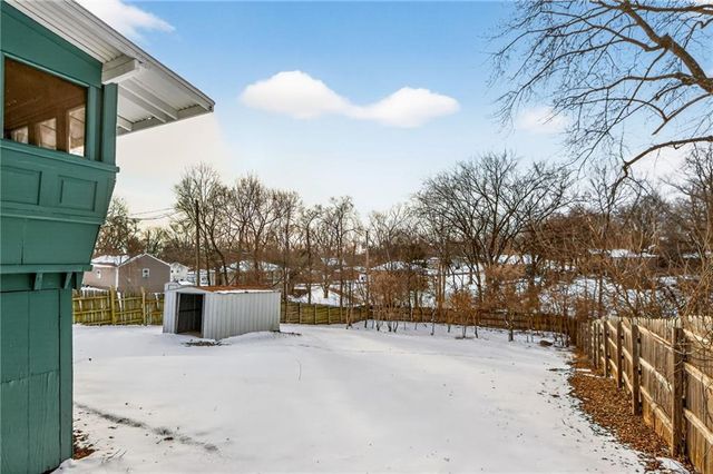 8132 Sterling Avenue, Raytown, MO 64138