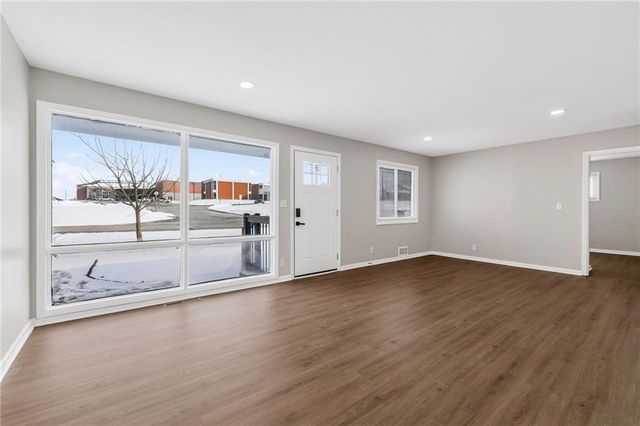 8132 Sterling Avenue, Raytown, MO 64138