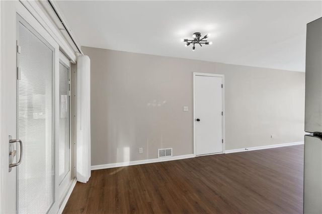 8132 Sterling Avenue, Raytown, MO 64138