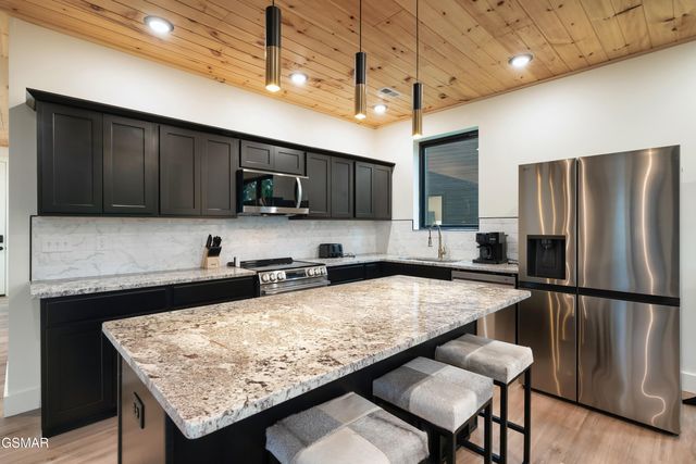 1222 Reedmont Way, Sevierville, TN 37876