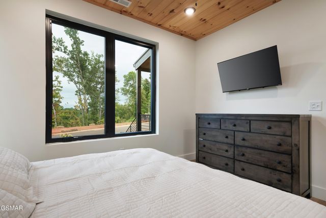 1222 Reedmont Way, Sevierville, TN 37876