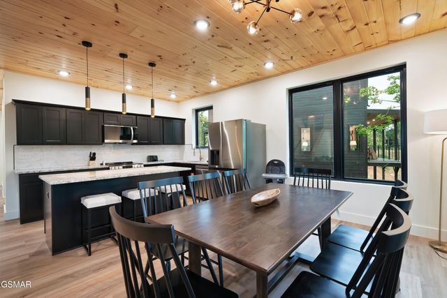 1222 Reedmont Way, Sevierville, TN 37876