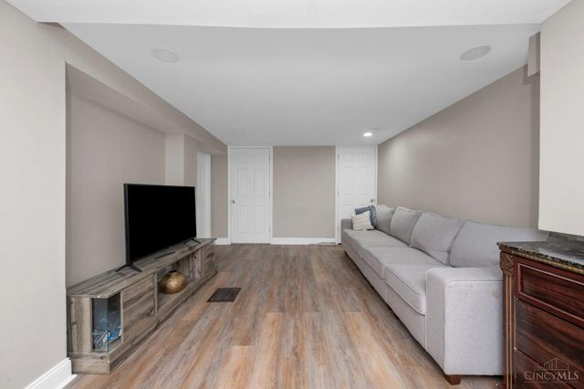 1805 De Armand Avenue, North College Hill, OH 45239