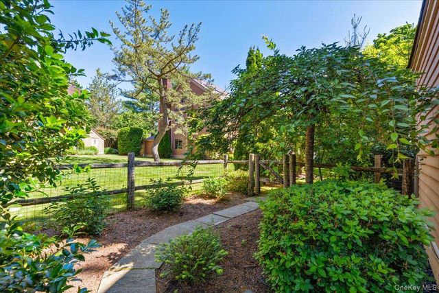 219 Treetop Crescent Lane, Rye Brook, NY 10573