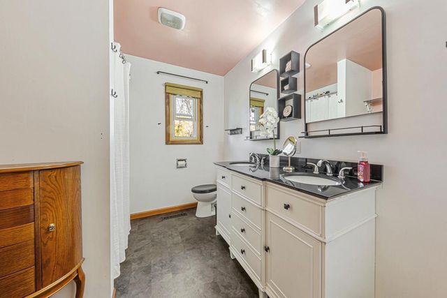 1614 Rondarwal Lane, Faribault, MN 55021