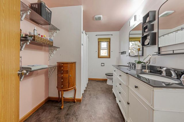 1614 Rondarwal Lane, Faribault, MN 55021