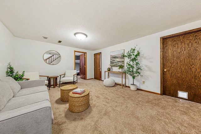 1614 Rondarwal Lane, Faribault, MN 55021