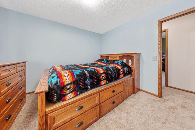 1614 Rondarwal Lane, Faribault, MN 55021