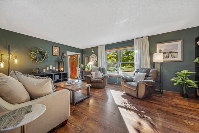 1614 Rondarwal Lane, Faribault, MN 55021