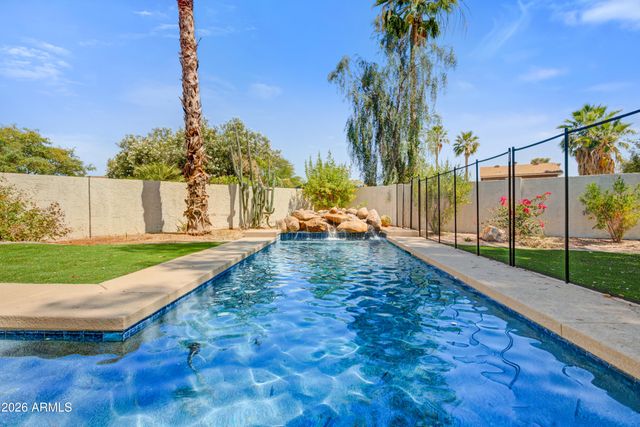 6863 E KELTON Lane, Scottsdale, AZ 85254