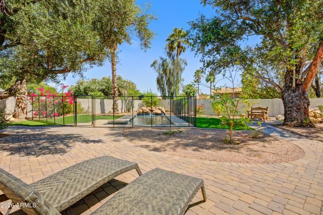6863 E KELTON Lane, Scottsdale, AZ 85254